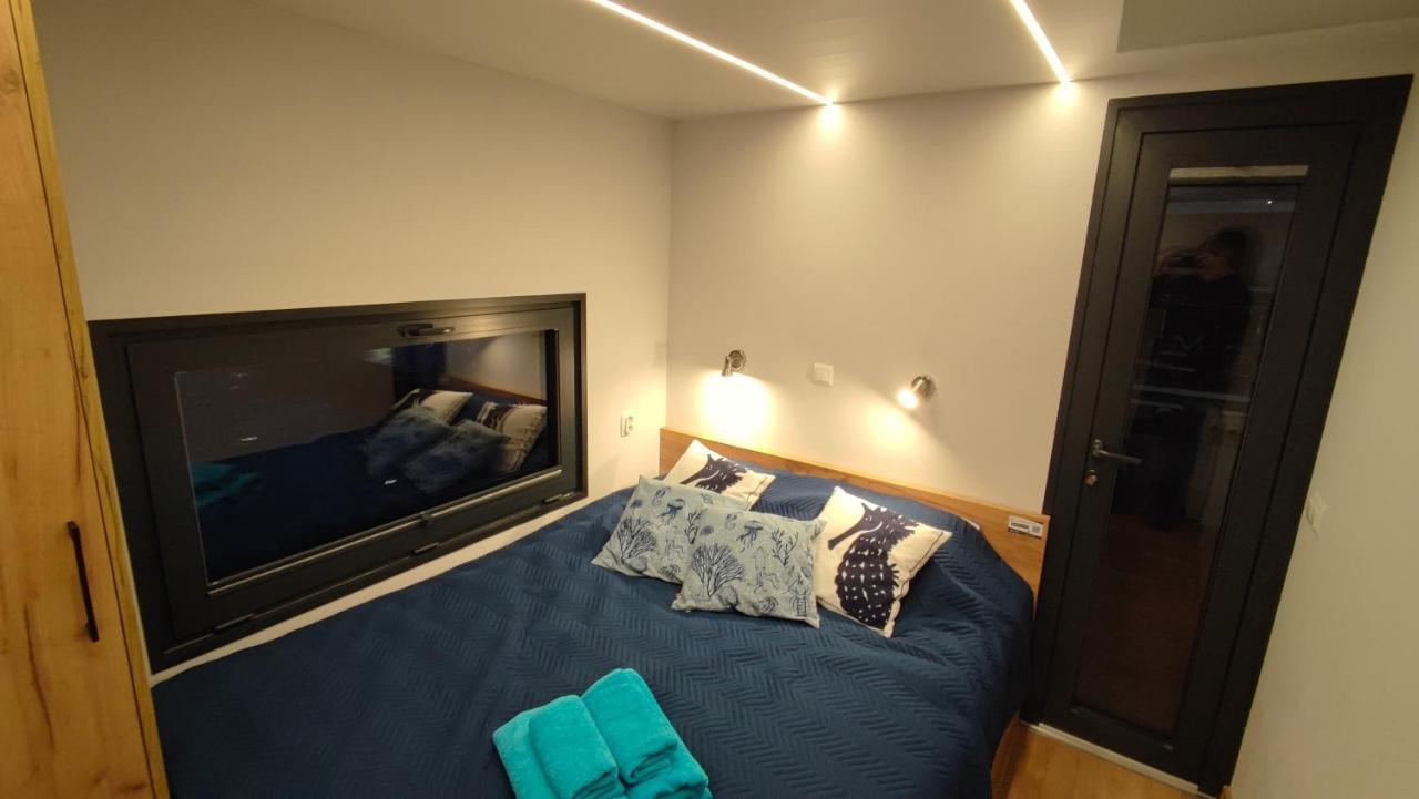 Houseboat Water King Apartament Plywajacy Dom Na Wodzie, 7 Os Wrocław Eksteriør bilde