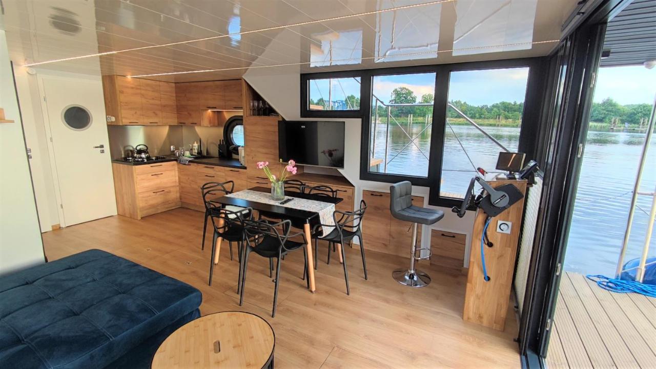 Houseboat Water King Apartament Plywajacy Dom Na Wodzie, 7 Os Wrocław Eksteriør bilde
