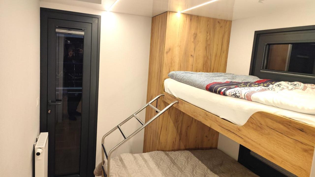 Houseboat Water King Apartament Plywajacy Dom Na Wodzie, 7 Os Wrocław Eksteriør bilde